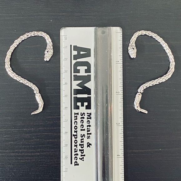 Pair of Silver Tone Snake Ear Cuffs Earrings NWT - Picture 11 of 14